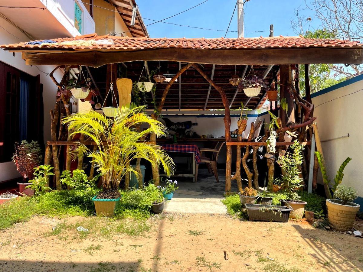 100 Step Beach White House Hotel Weligama Exterior photo